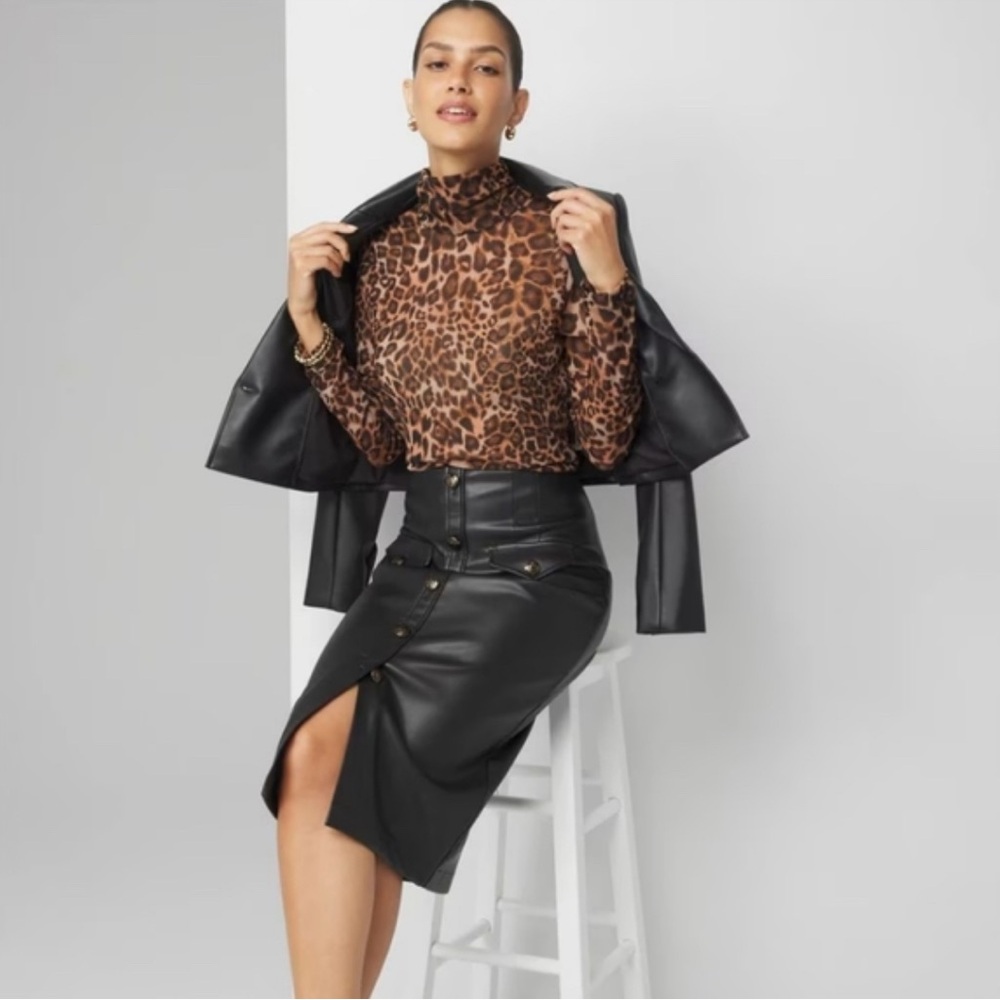 White House Black Market Sheer Animal Print Long Sleeve top- excellent condition - Picture 6 of 6